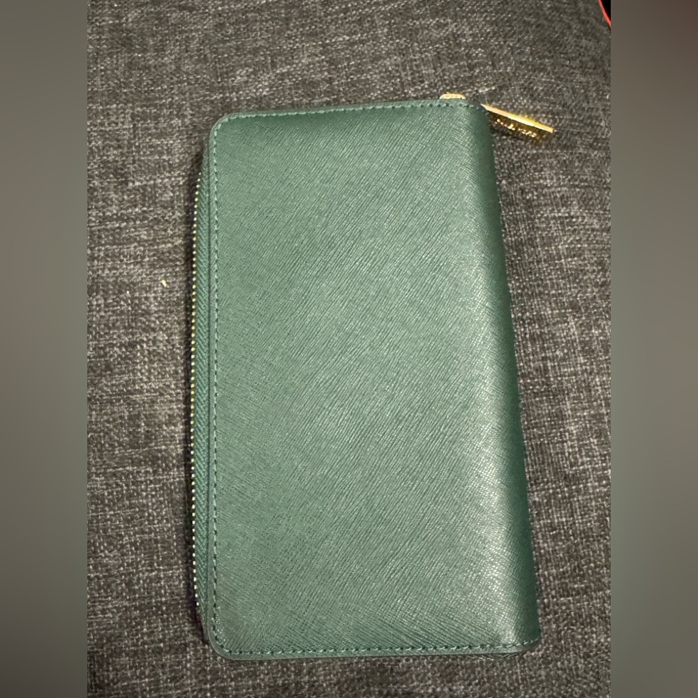 Michael Kors Malachite Jet Set Continental Saffiano Leather iPhone Wallet - Picture 7 of 7